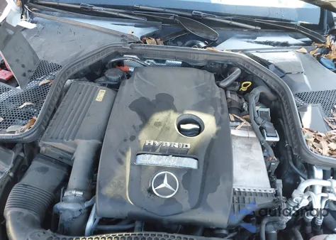 2016 Mercedes-Benz C 350E Luxury z USA, uszkodzony, nr VIN 55SWF4HB0GU160752